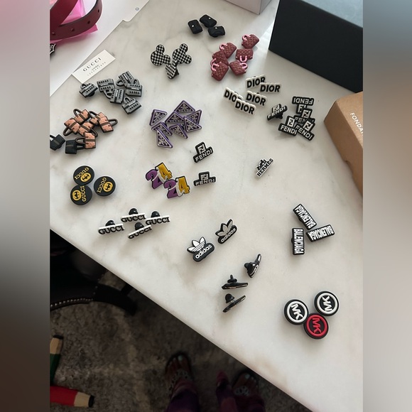 Live flyer let’s shop to we drop.❤️ low start items for live show pls take a pic - Picture 15 of 16